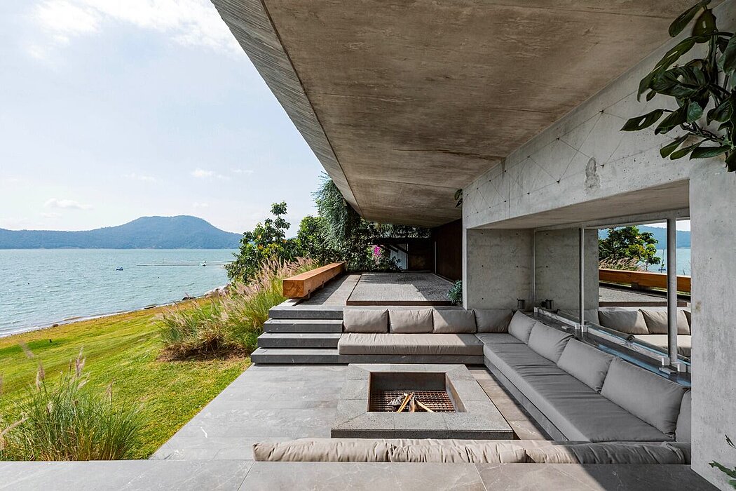 La Peña House: A Tranquil Blend of Modern Design