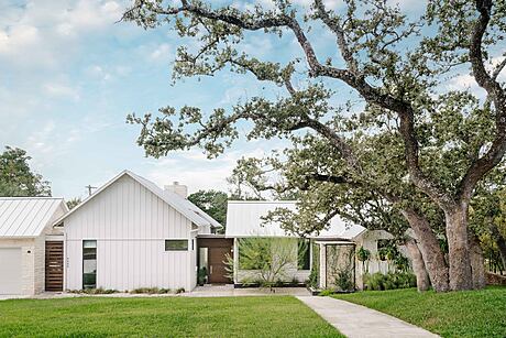 Madrona Residence: House Design for Multigenerational Living - 1