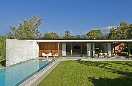 Casa MRDM: Minimalistic Grandeur in Forte dei Marmi