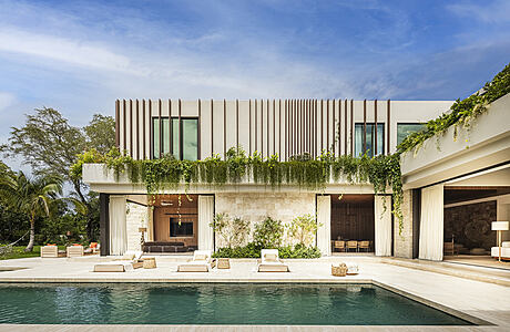 Angel Oaks: A Miami Residence Where Minimalism Meets Luxury