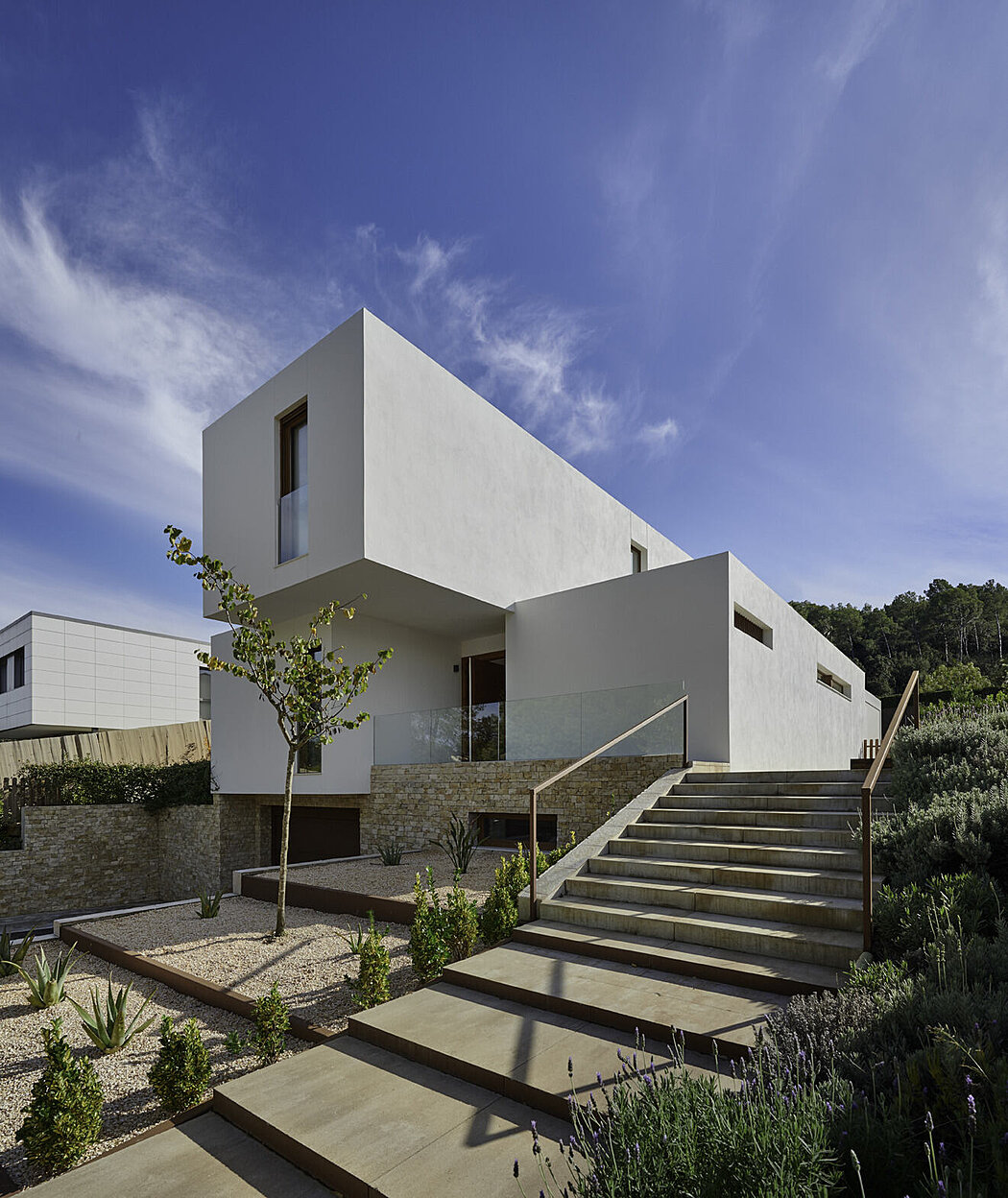 Casa Moraira: A Testament to Modern Prefab Design - 1