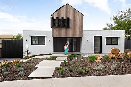 Miller Street House: A Modern Marvel by SOS Architects in Canberra - 1