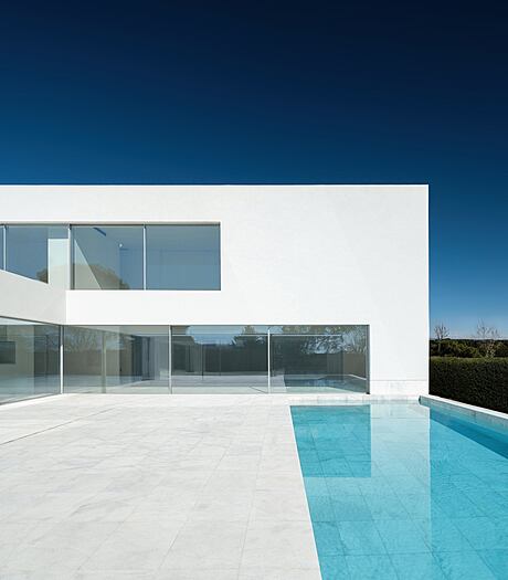 Alamo House: A Minimalist Masterpiece by Fran Silvestre Arquitectos ...