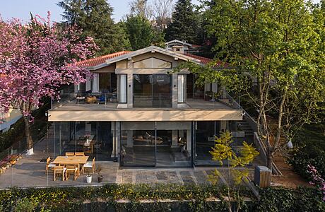 House Rooted in the Soil: Kiki Archi’s Nature-infused Luxury in Kunming