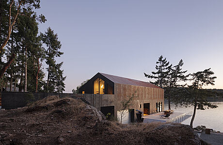 Shor House: A Waterfront Wonder with Centuries-Old Timber on Mayne Island