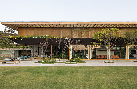 SW House: Porto Feliz’s Contemporary Oasis