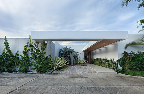 Casa DC: Contemporary Elegance Meets Nicaraguan Charm