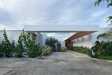 Casa DC: Contemporary Elegance Meets Nicaraguan Charm - 1