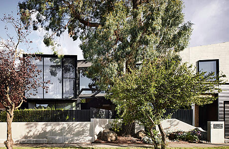 Tear Away House: Where Ivanhoe’s Heritage Meets Modern Design