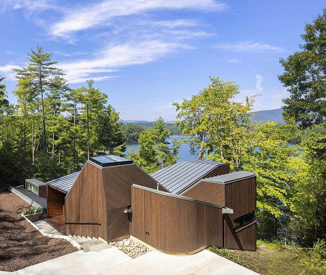 Nebo House: Where Appalachian Beauty Meets Modern Design - 1