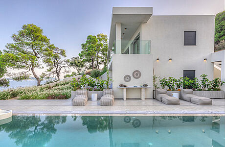 Levanta Luxury Villa: A Glimpse into Greek Modern Luxury