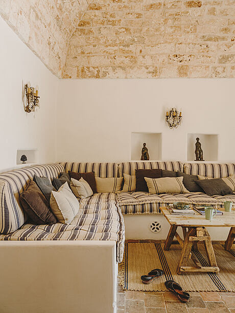 Casa Olivetta: A Glimpse of Ostuni’s Stone-Hewn Beauty - 1