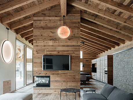 Chalet AN: Rustic Elegance Meets Ski Resort Luxury - 1