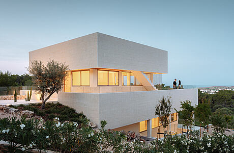 Shift House: A Modern Retreat in Spain’s Menorca