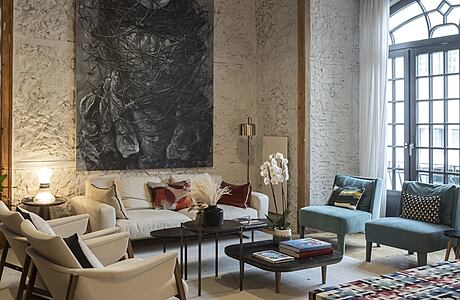 Apartment in Cais do Sodré: Lisbon’s Blend of Classic Design and Modern Aesthetics