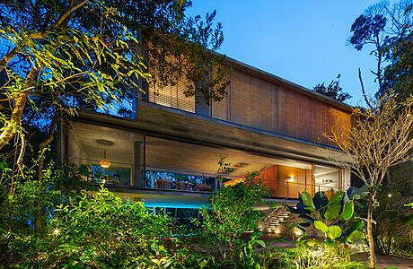 Casa Azul: Embracing Guarujá’s Atlantic Forest with Thoughtful Design
