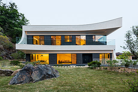 Eaves House: Passive Design for Active Living - 1