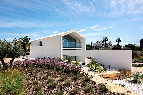 The Gate House: Portimão’s Eco-Friendly Marvel - 1