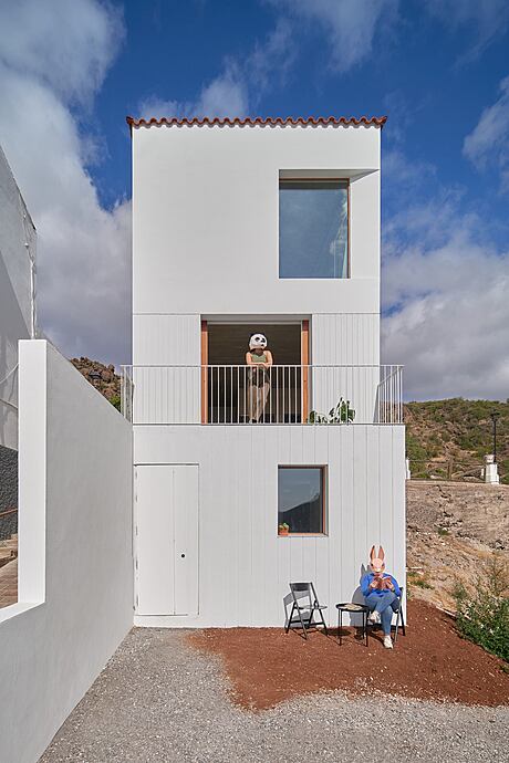 House T: A Minimalist Oasis in the Heart of Tejeda - 1