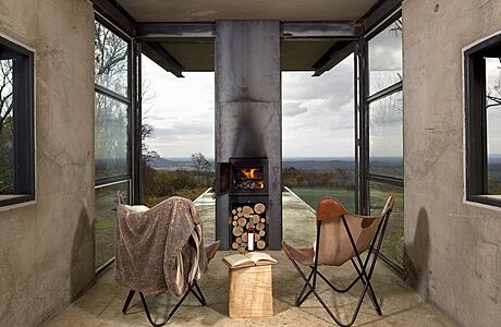 Lost Whiskey Cabin: Minimalist Retreat in Virginia