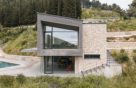 Villa Luz: Eco-Chic Mountain Retreat in Italy