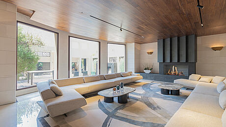 Al Wazzan Villa: Earth Tones Meet Modern Design - 1