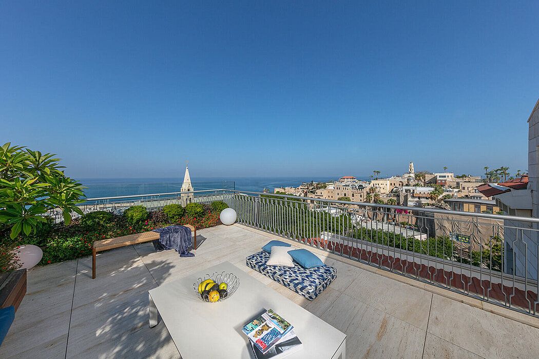 Curated visual reference: Penthouse Design With Balcony Reference: The Penthouse With Balconies Where Elegance And Panoramic Views Unite