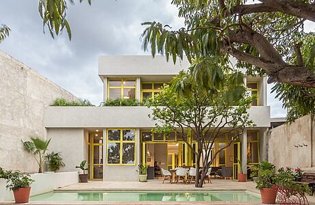 Casa Mango: A Stone and Concrete Oasis in Historic Mérida