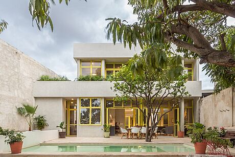 Casa Mango: A Stone and Concrete Oasis in Historic Mérida - 1