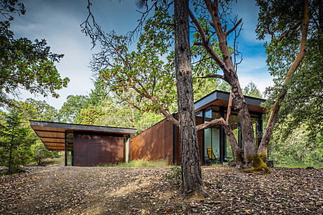 High Horse Ranch: Eco-Modern Retreat Revealed - 1