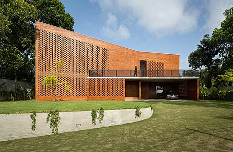 The Kenz House: A Brick Beauty by Srijit Srinivas