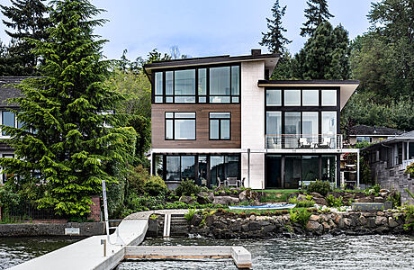 Lakeshore Residence: Architectural Lakeside Bliss