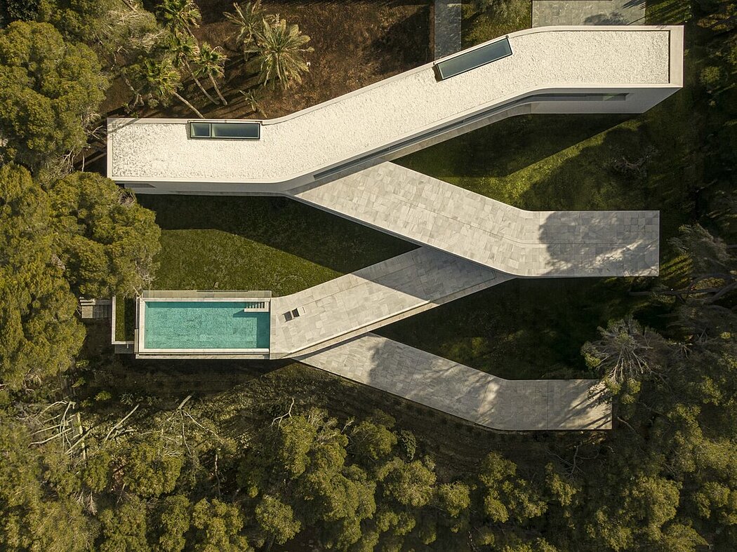 Sabater House: Where Geometry Meets Nature - 1