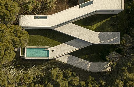 Sabater House: Where Geometry Meets Nature