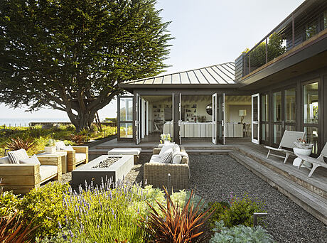 Santa Cruz Overlook: A Coastal Retreat by Walker Warner - 1