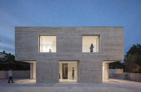 Domus Damero: A Masterpiece of Minimalism in Madrid