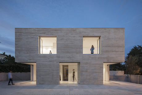 Domus Damero: A Masterpiece of Minimalism in Madrid - 1