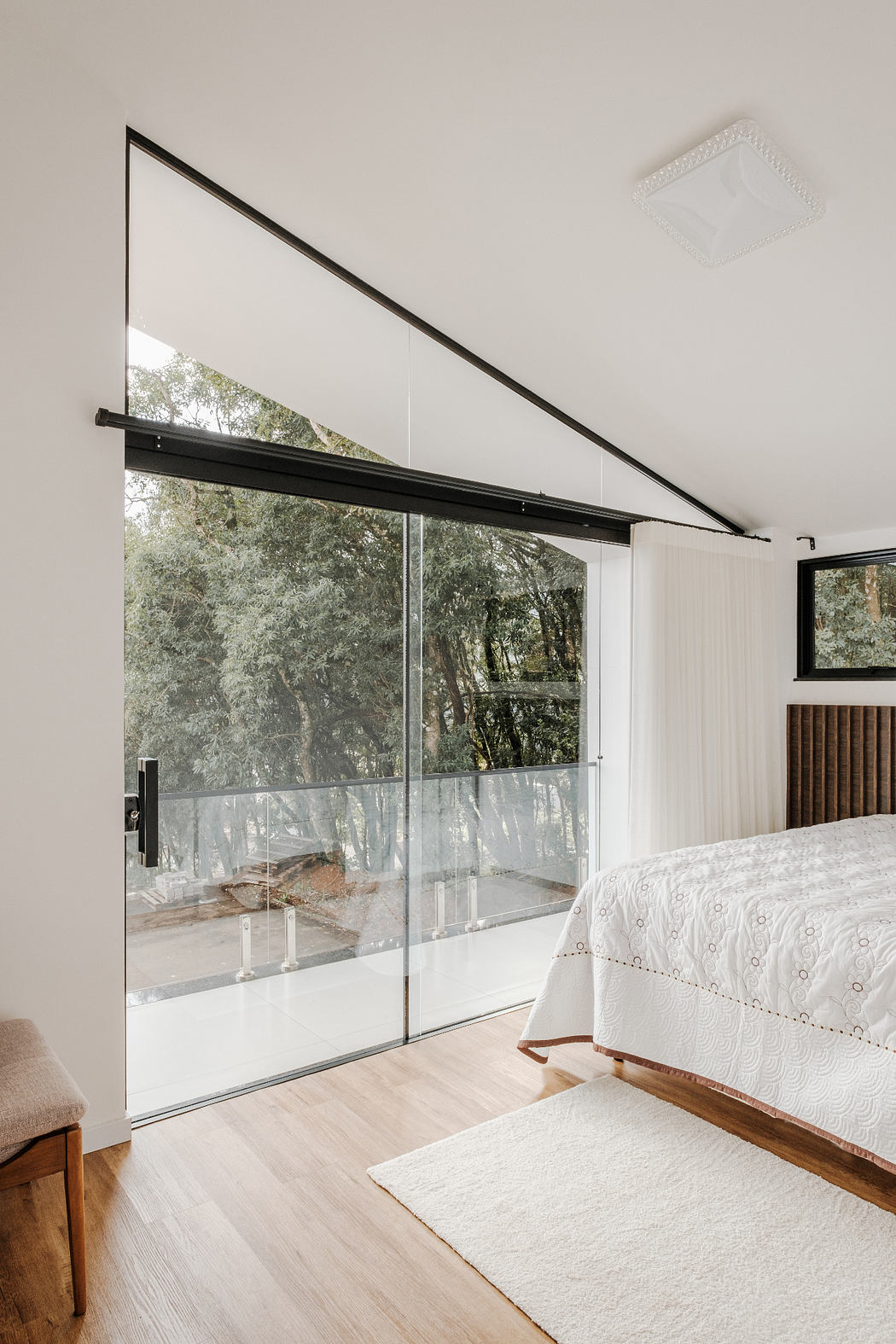 Trapezium House: Innovative Design Meets Cozy Interiors