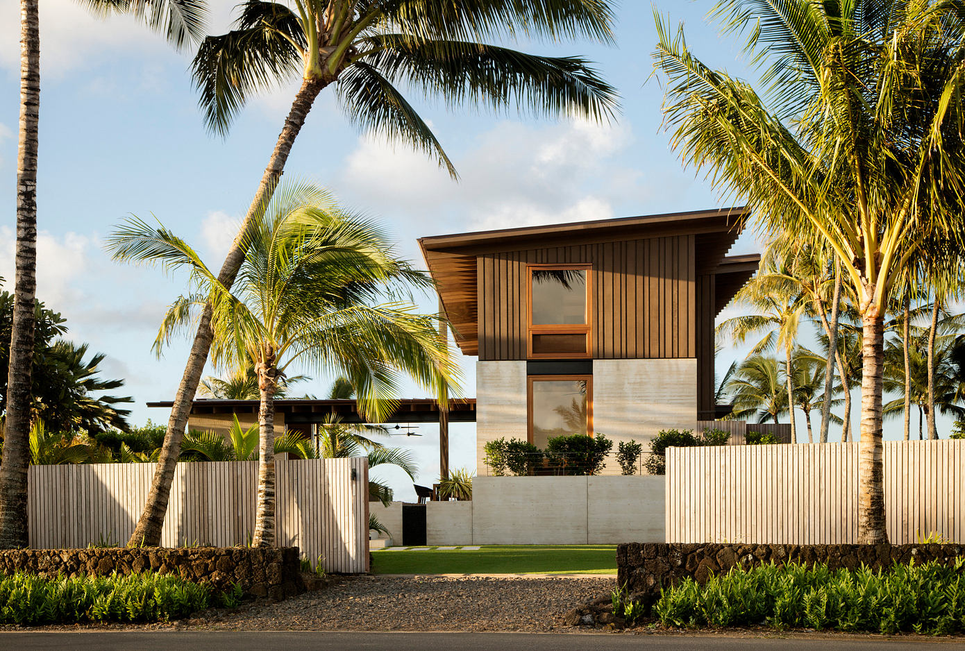 hale-nukumoi-hawaiian-beach-house-by-walker-warner-004