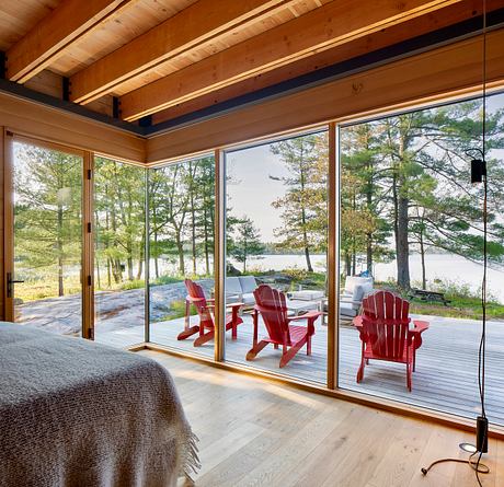 Six Mile Lake Cottage: Blurring the Lines Between Nature and Design