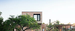 Brick House by LSA - Lattes Salinas Arquitectos