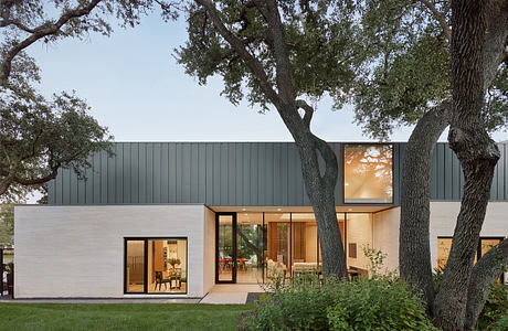 Westbrook Residence Fuses Nature With Contemporary Style