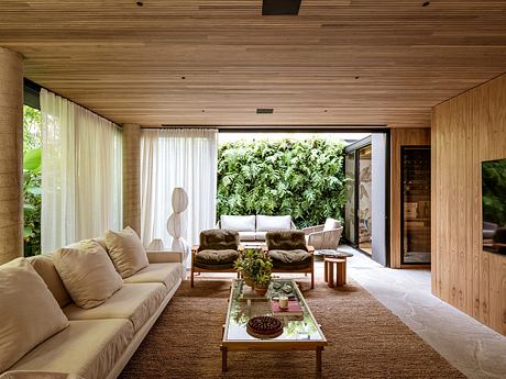 Campo Verde House Creates a Tropical Oasis for Family in São Paulo - 2