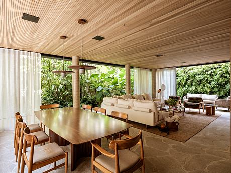 Campo Verde House Creates a Tropical Oasis for Family in São Paulo - 3