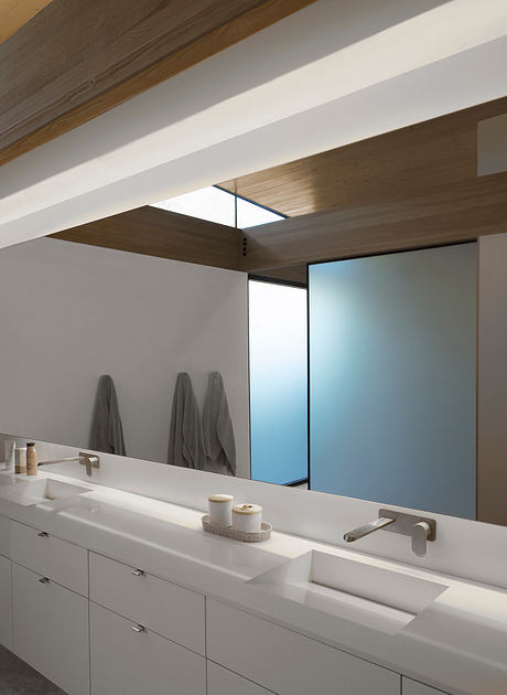 OB1 Housing Redefined with Mid-Century Modern Touches - 7