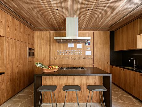 Campo Verde House Creates a Tropical Oasis for Family in São Paulo - 5