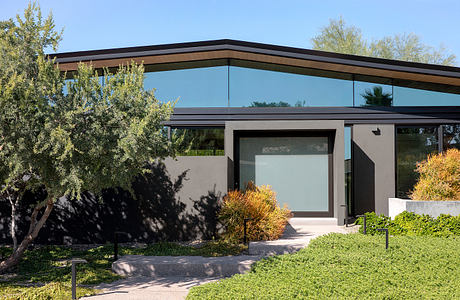 OB1 Housing Redefined with Mid-Century Modern Touches - 9