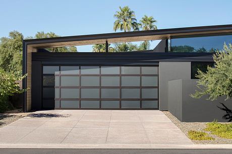 OB1 Housing Redefined with Mid-Century Modern Touches - 10