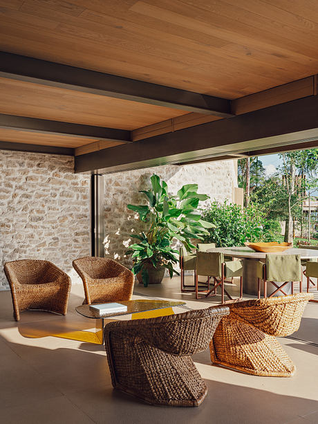 Angra House by Studio Arthur Casas - 10