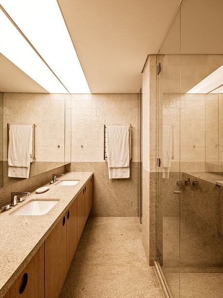 Campo Verde House Creates a Tropical Oasis for Family in São Paulo - 12